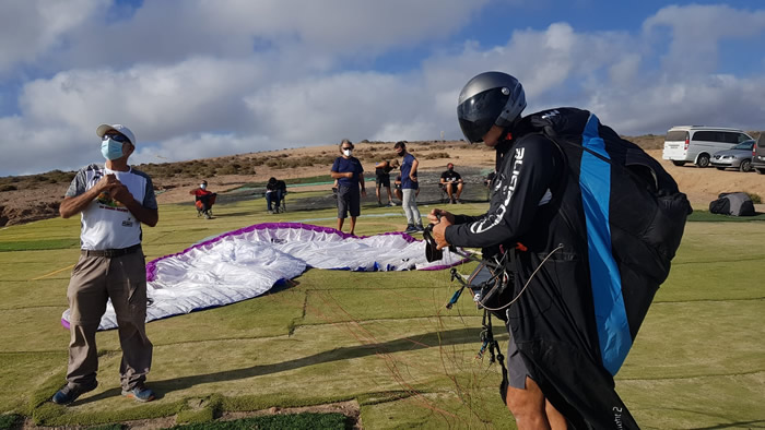 2020-Examen de pilotos de parapente en la isla de Gran Canaria.