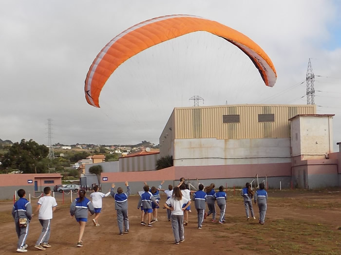 2020-PARAPENTE CON ESCOLARES
